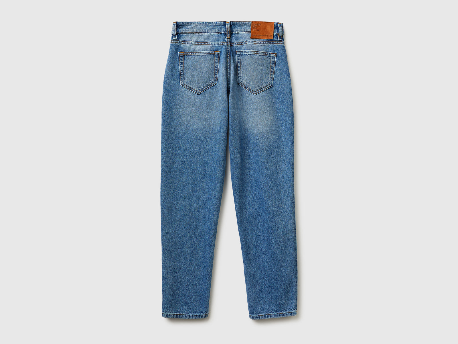 Jeans mom fit - ucb_image_BS