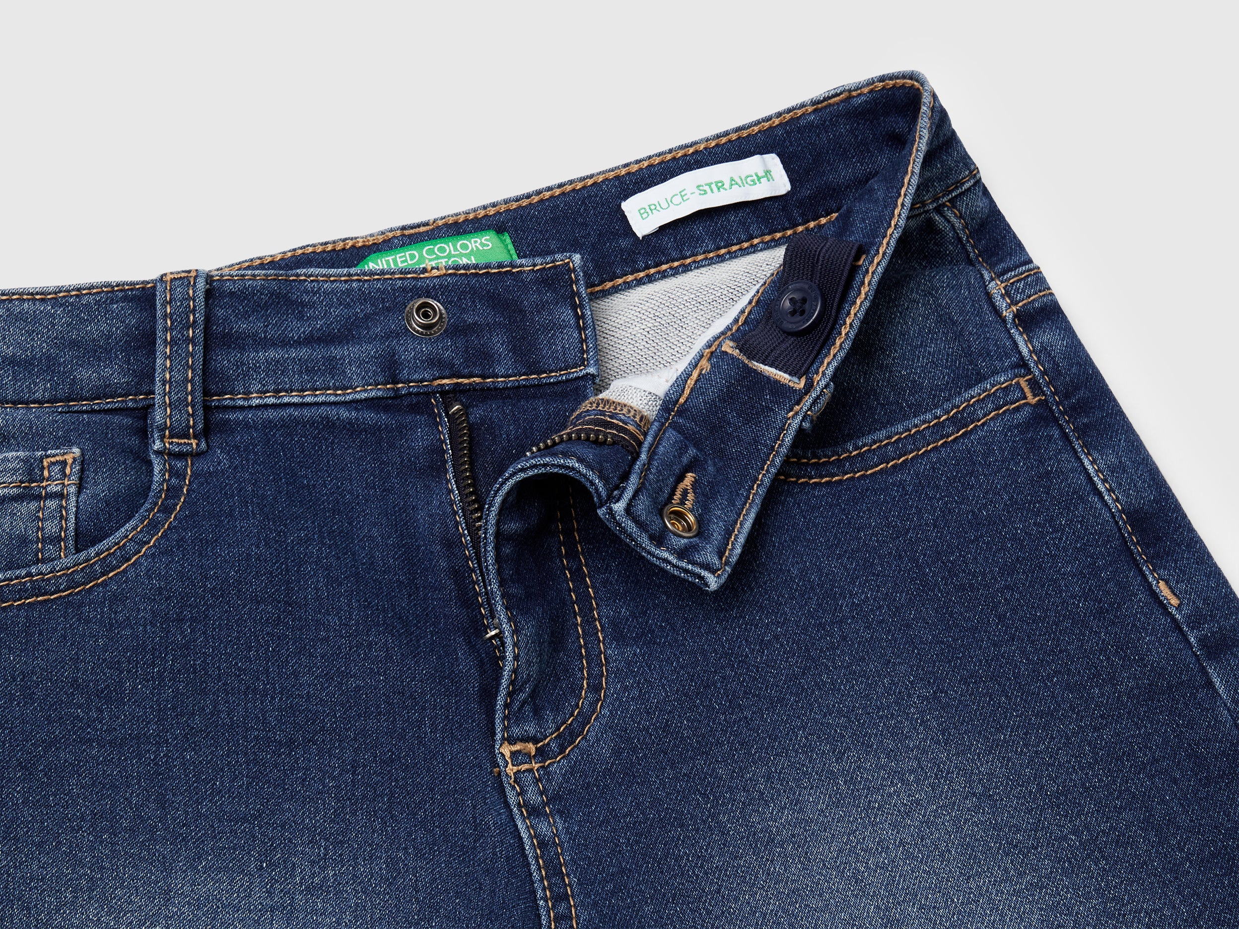Bermudas straight em denim elástico - ucb_image_DS1