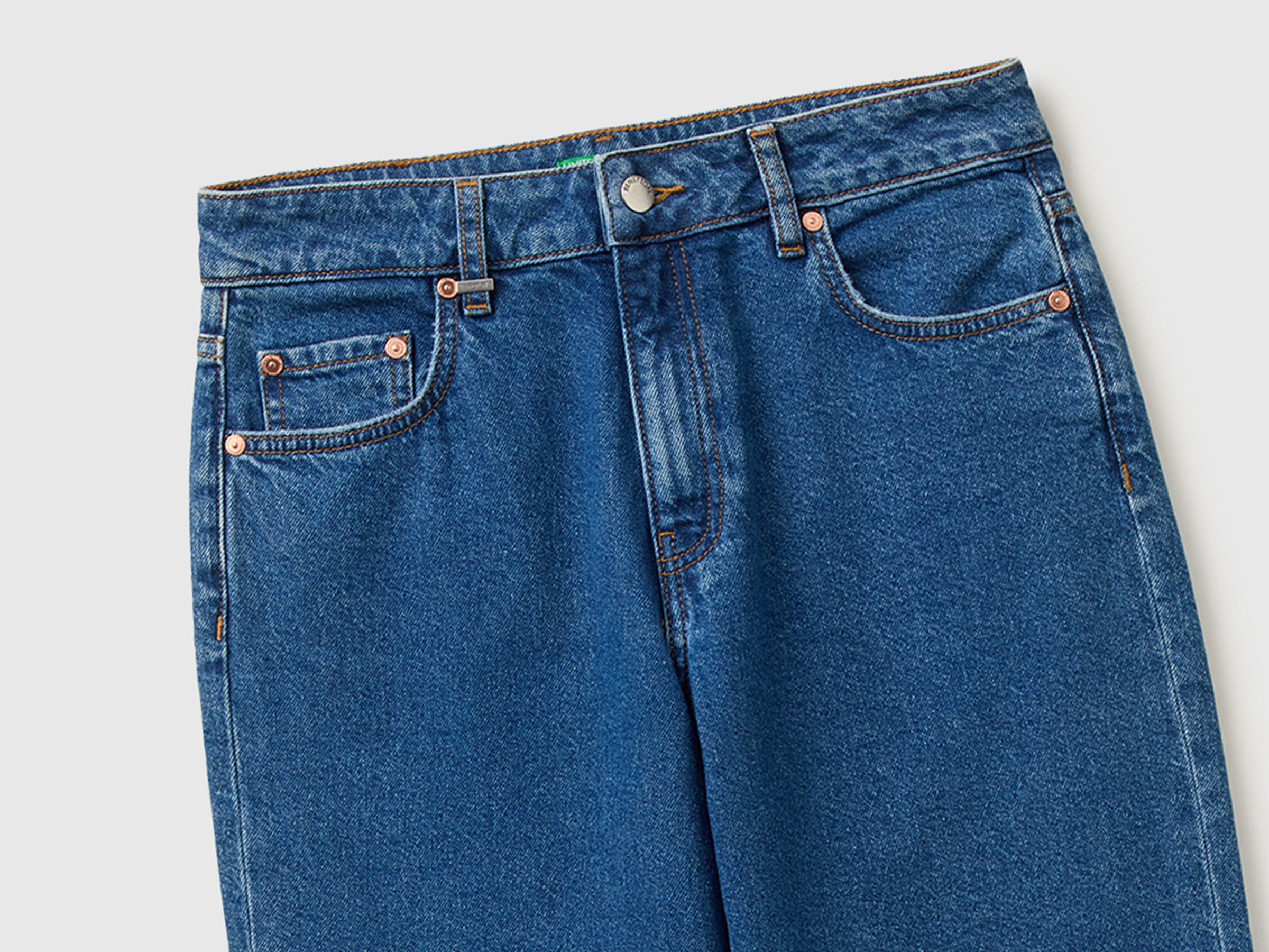 Jeans mom fit - ucb_image_FY