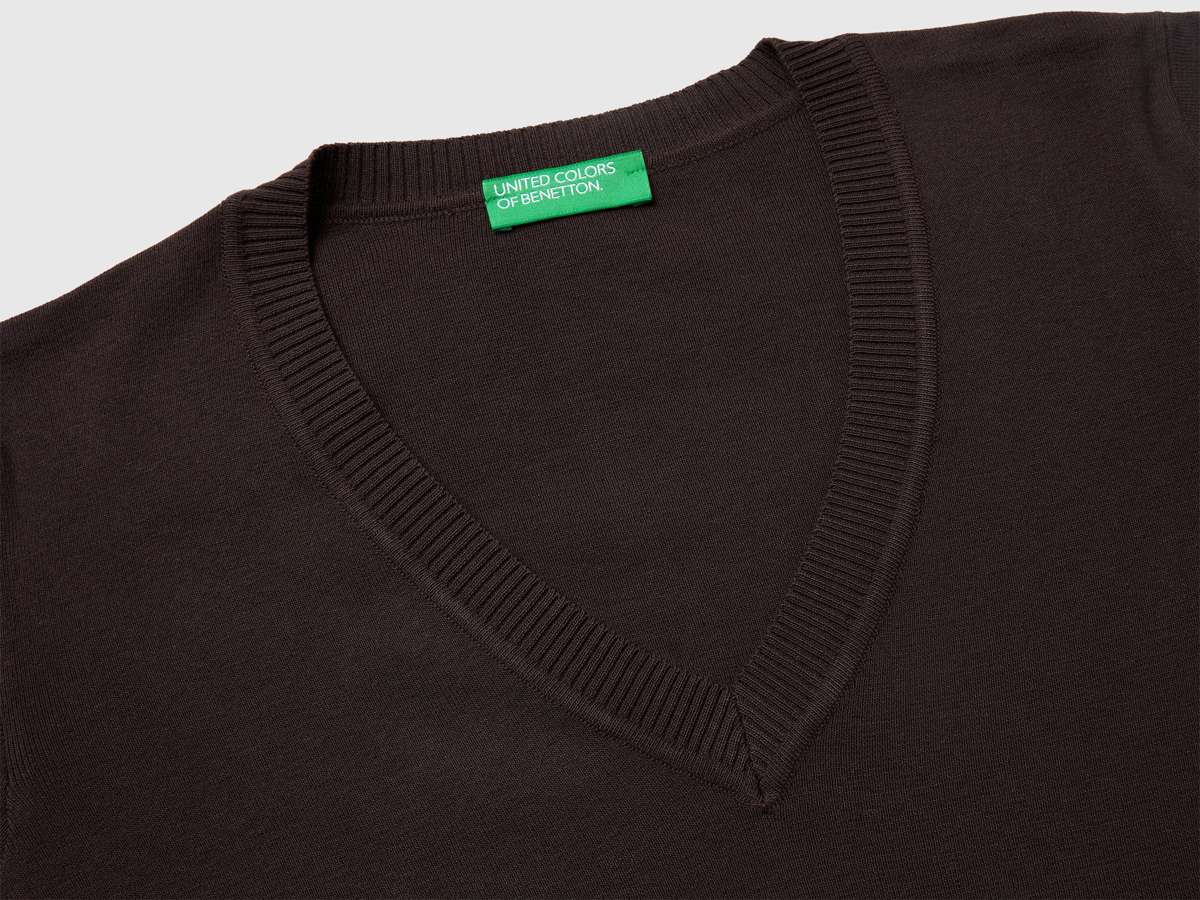 Brown V-neck sweater in tricot cotton - ucb_image_DS1