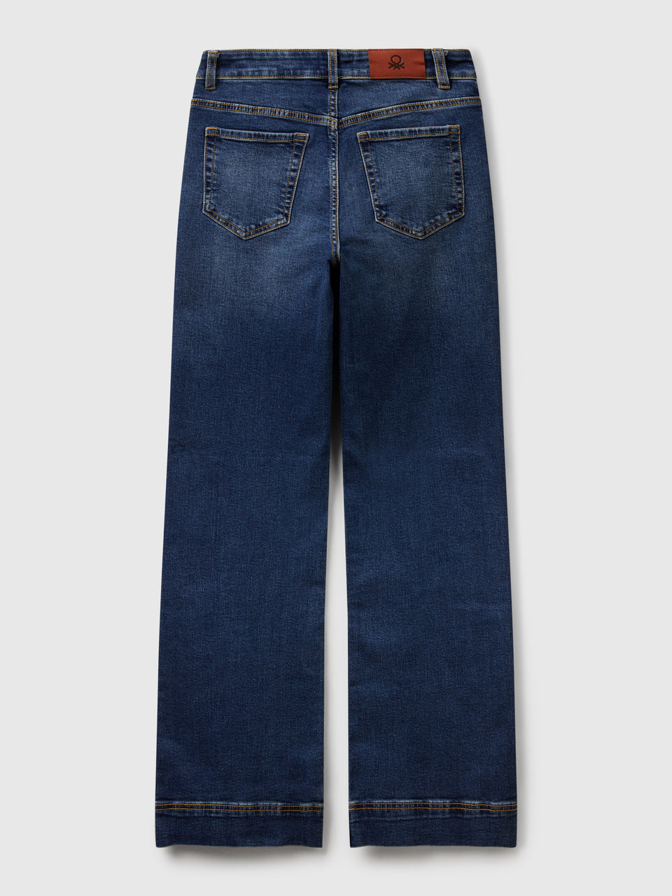 Jeans flare em algodão reciclado - ucb_image_BS