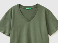 V-neck t-shirt in lightweight cotton - ucb_image_DS1