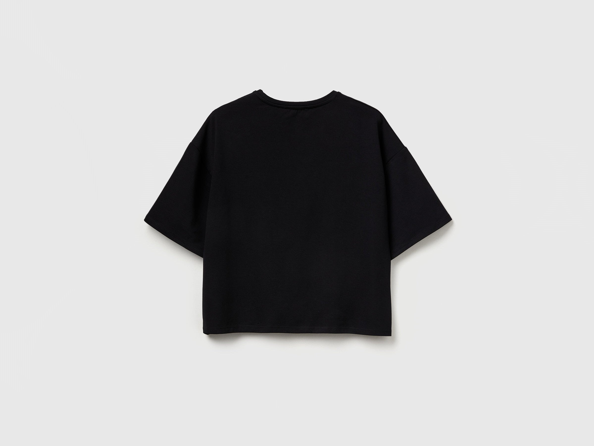T-shirt boxy fit com aplicação - ucb_image_BS