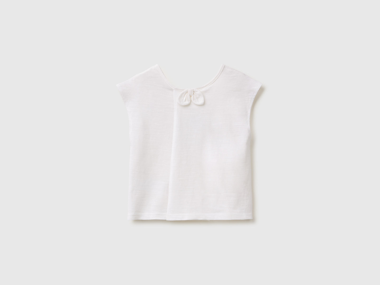 T-shirt com estampa e aplicações - ucb_image_BS