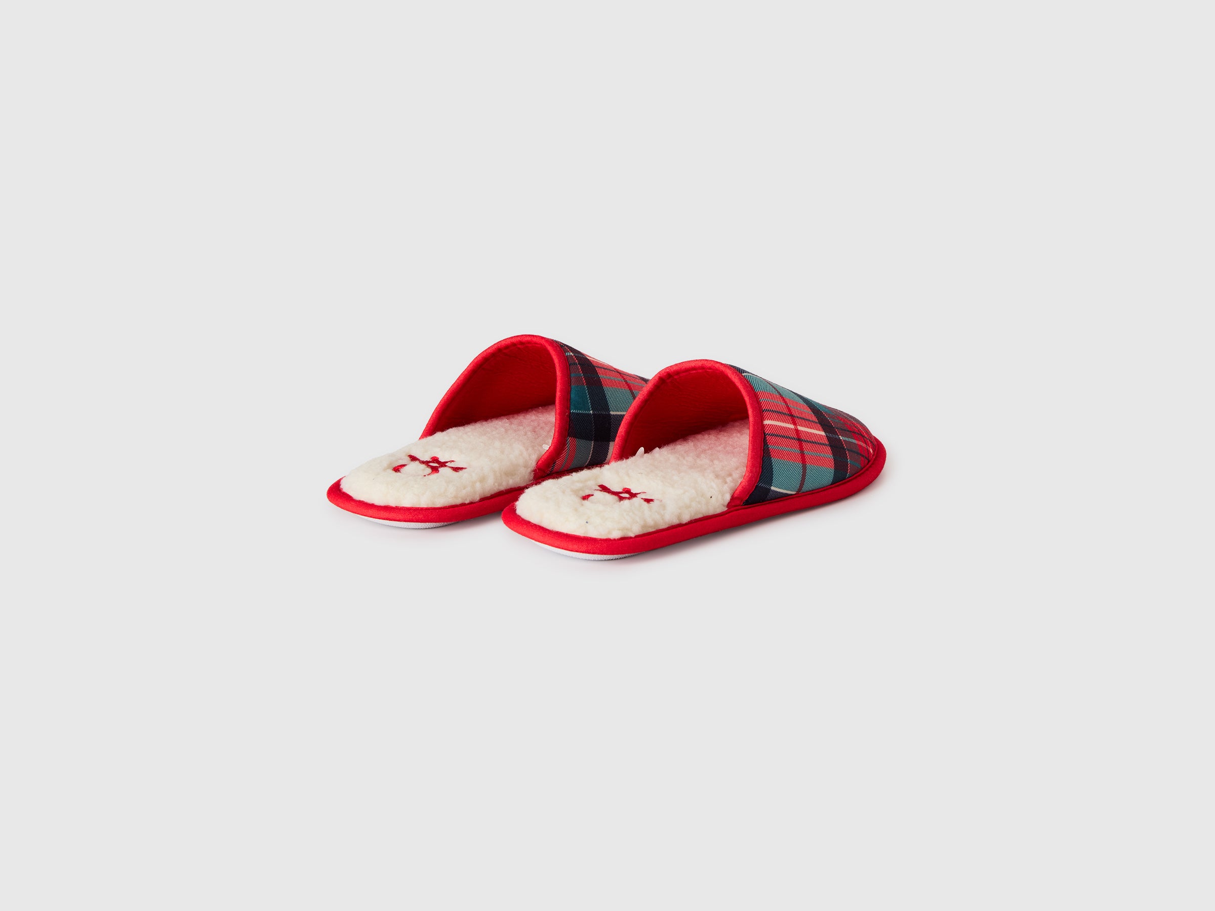 Pantufas aos quadrados - ucb_image_BS