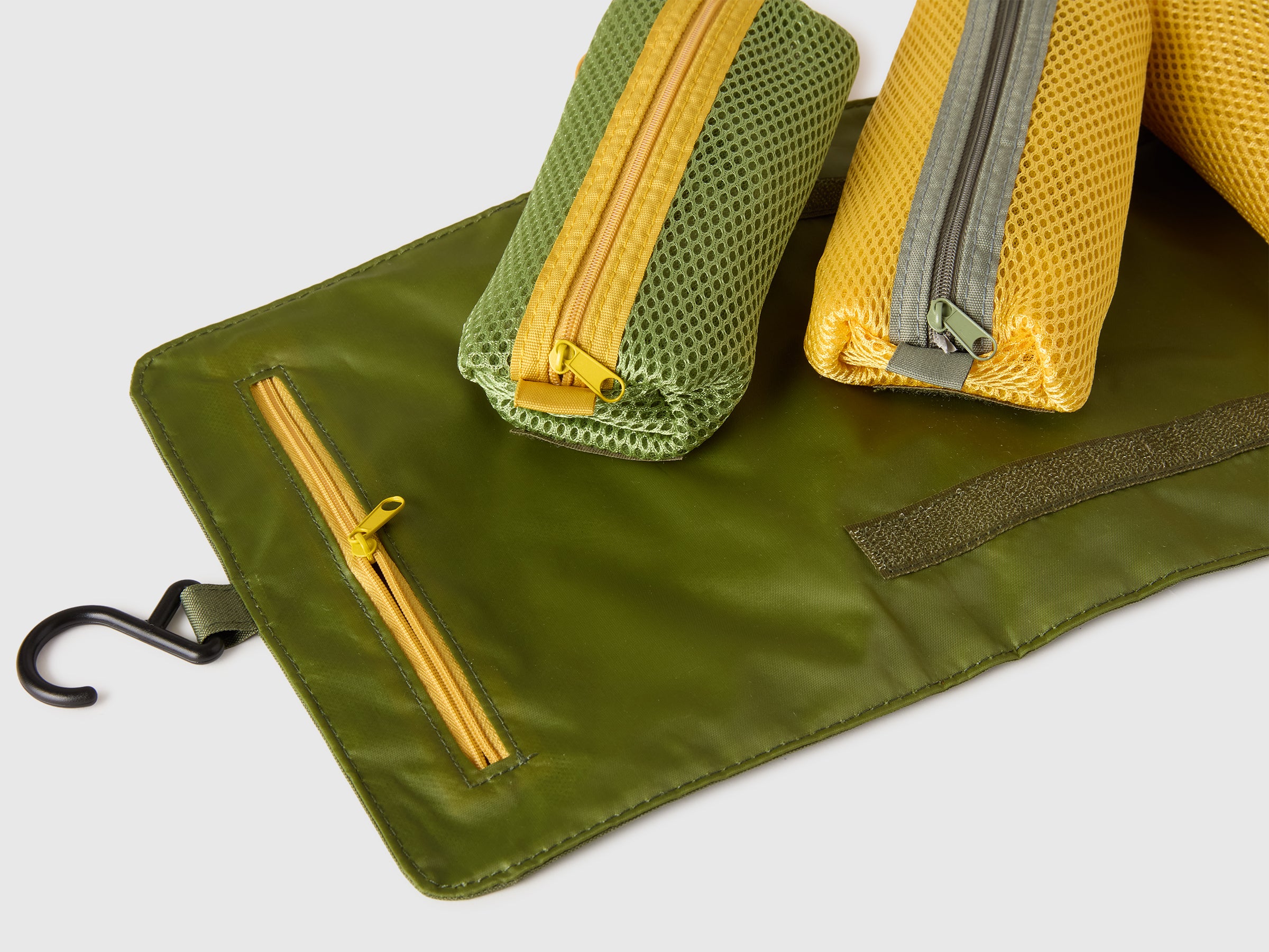 Military green travel set - ucb_image_DS1