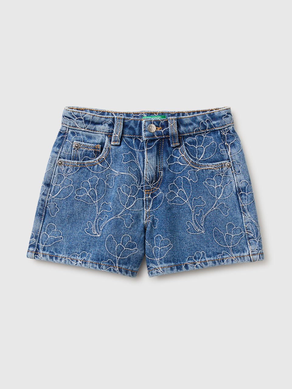 Calças curtas de jeans com bordados - ucb_image_FS