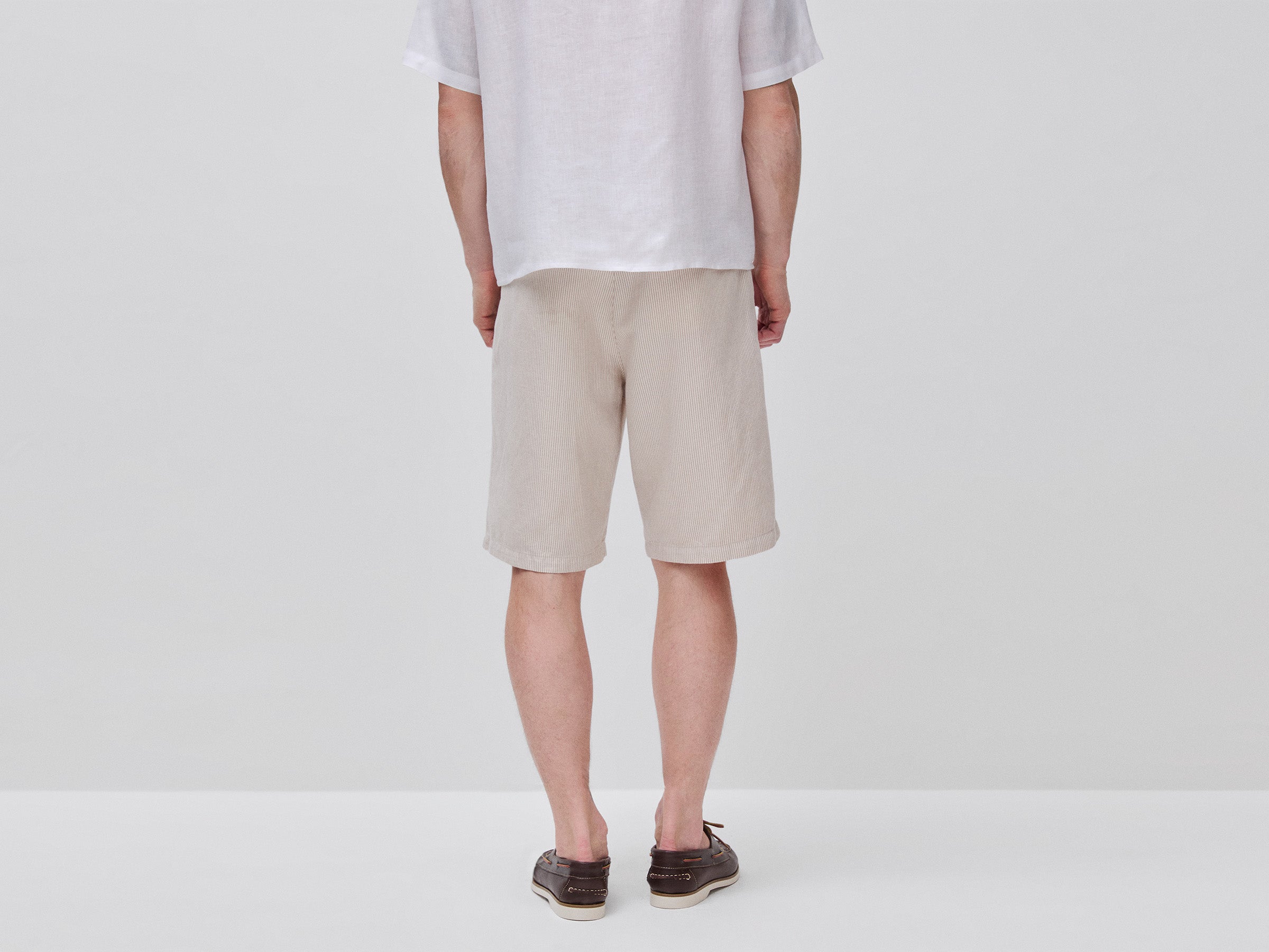 Bermudas regular fit em mistura de linho - ucb_image_B