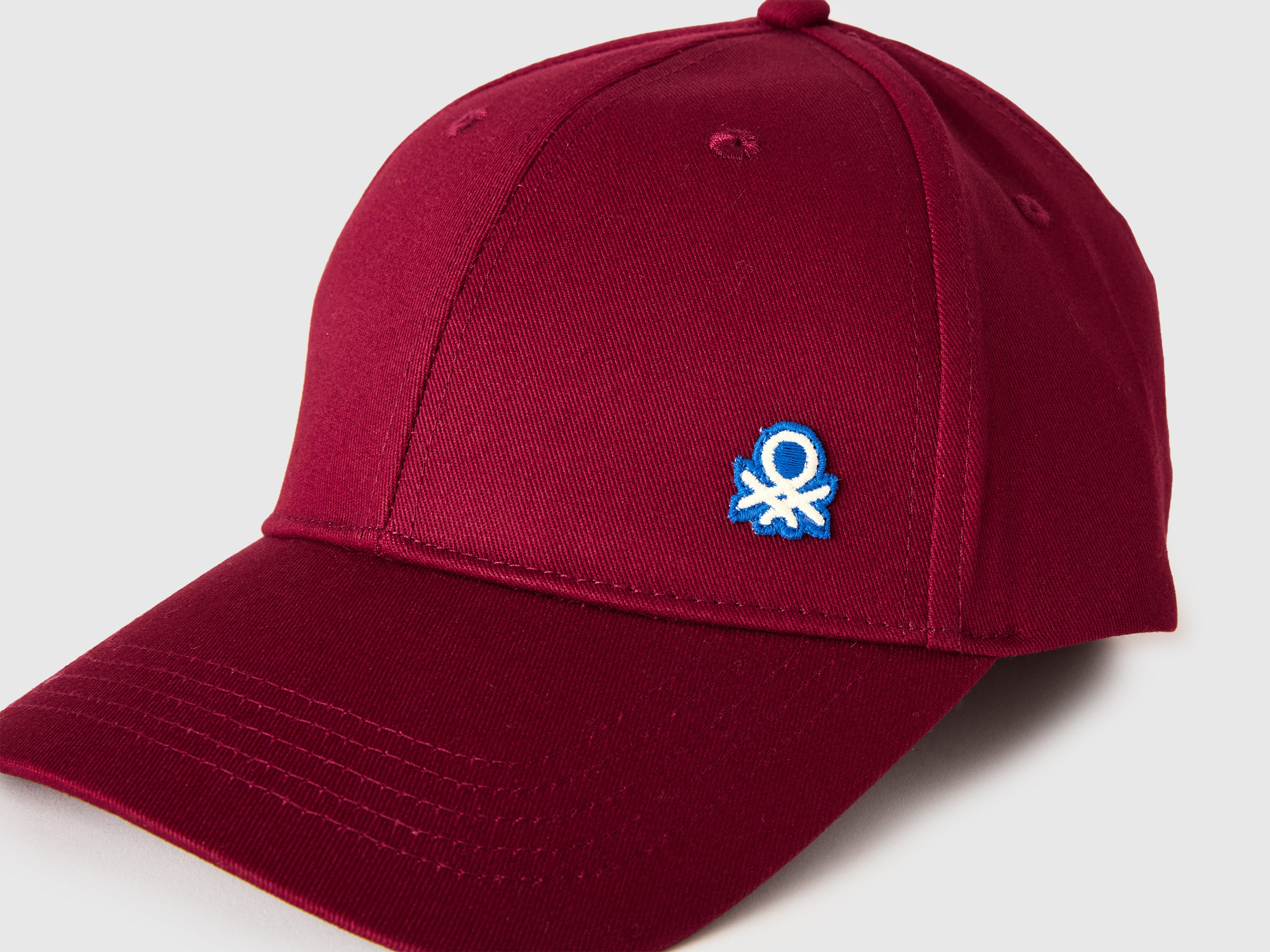 Baseball cap with logo - ucb_image_DS1