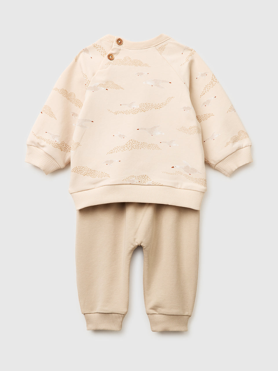 Stretch sweatshirt outfit - ucb_image_BS