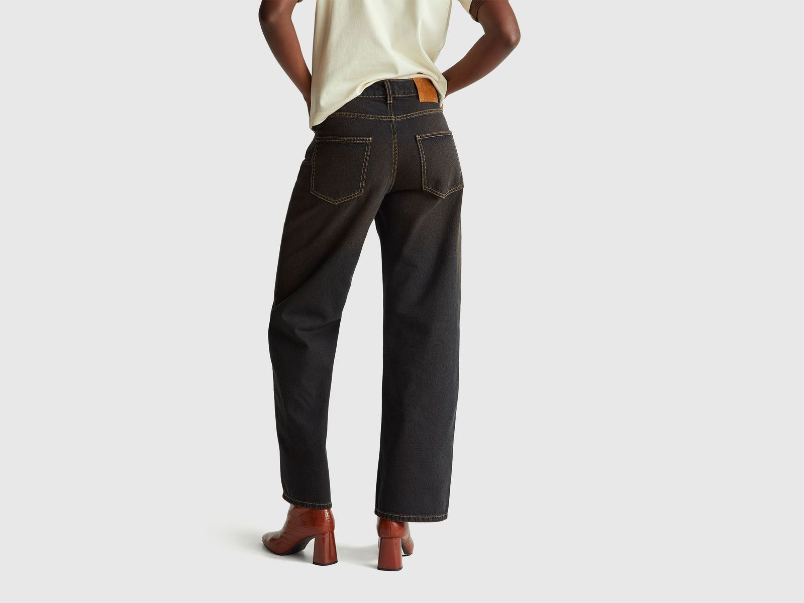 Jeans cinco bolsos wide fit - ucb_image_B