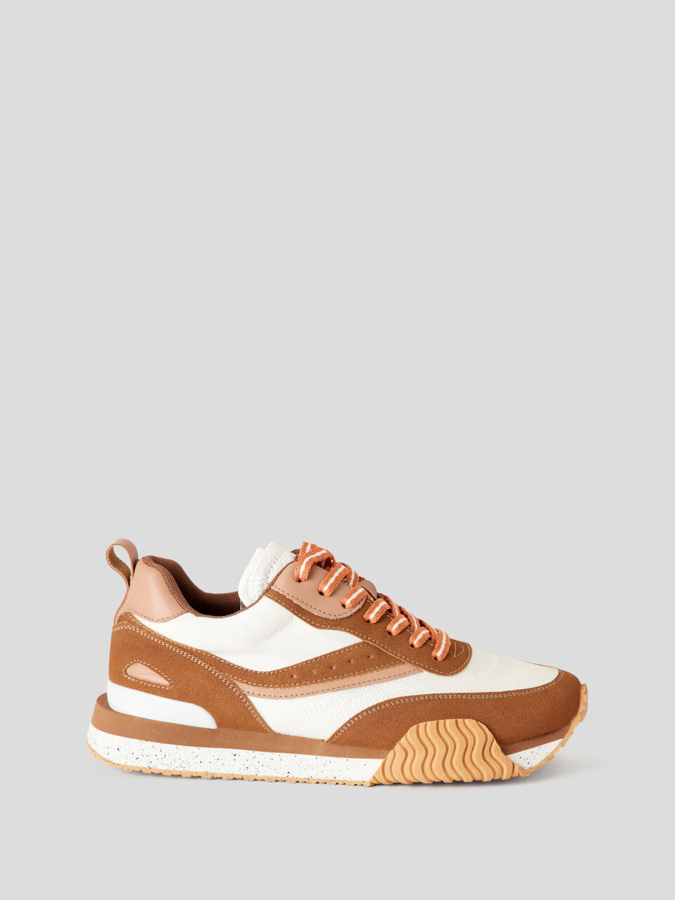 Sneaker image number 1