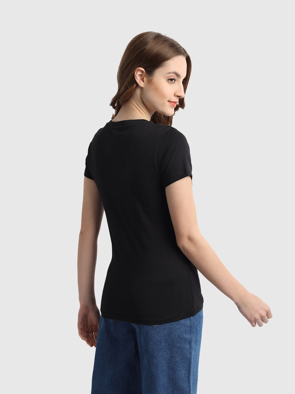 Basic V-Neck Tee with Logo image number null