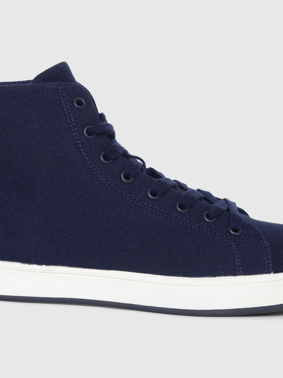 Basic Ankle Height Canvas Shoe image number 1