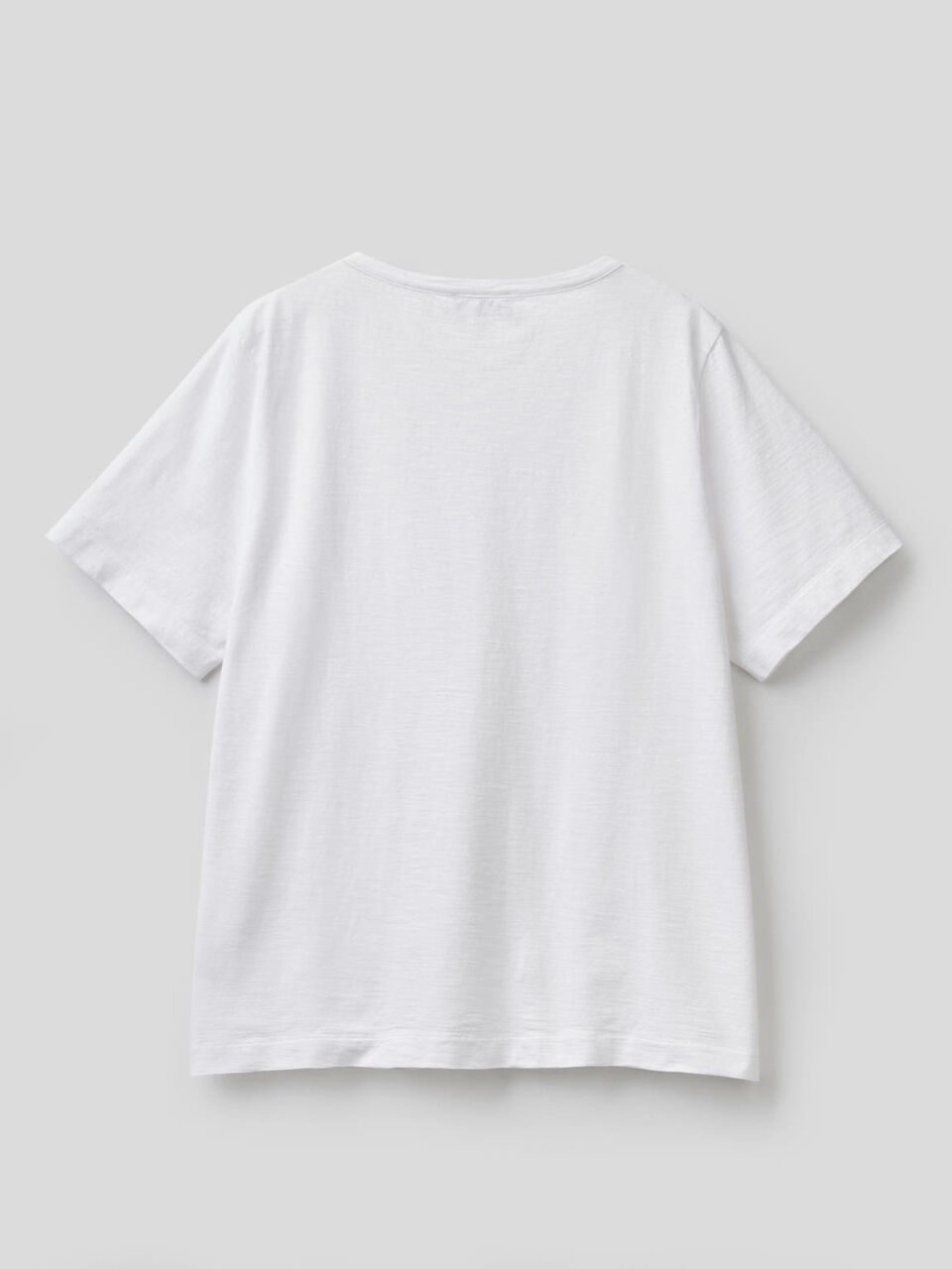 Solid color t-shirt with pocket image number 2