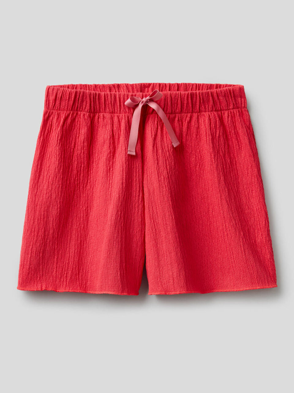 Shorts with crinkled look image number 1
