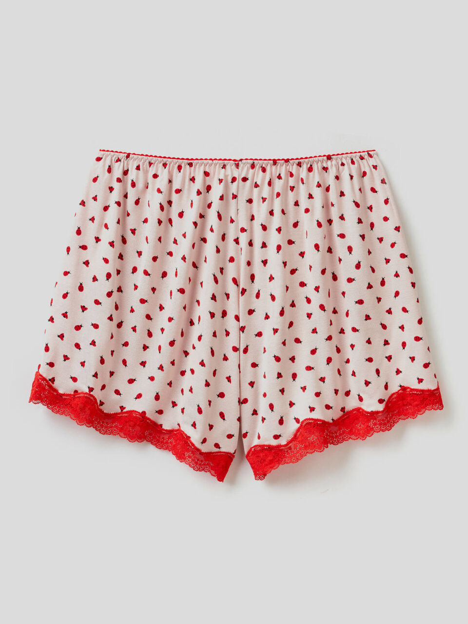 Patterned shorts with lace image number 2