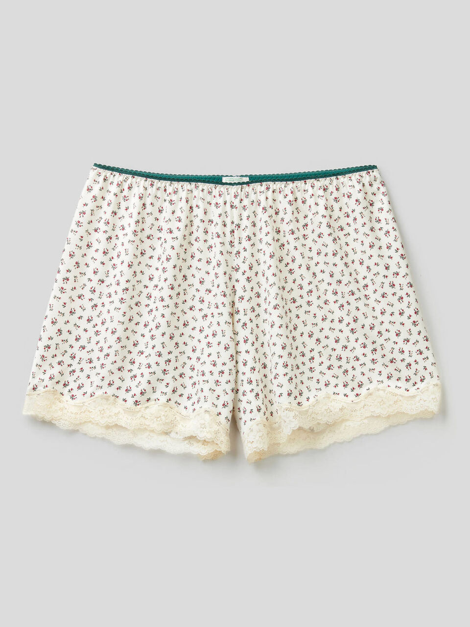 Patterned shorts in sustainable viscose image number 1