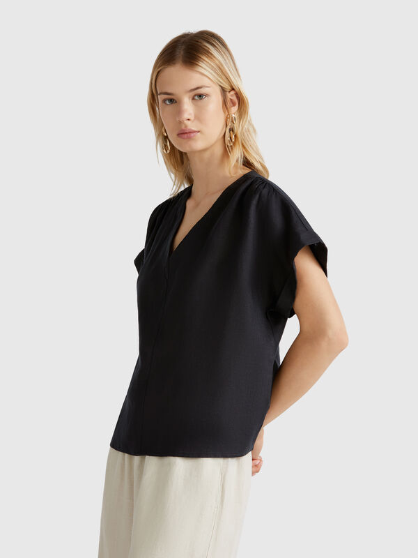 Blouse in pure linen Women