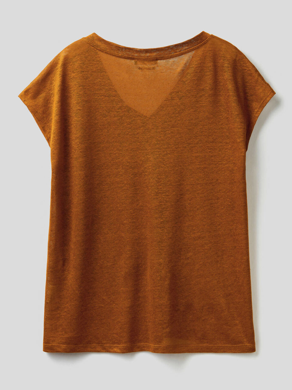 Top with V-neck in pure linen image number 2