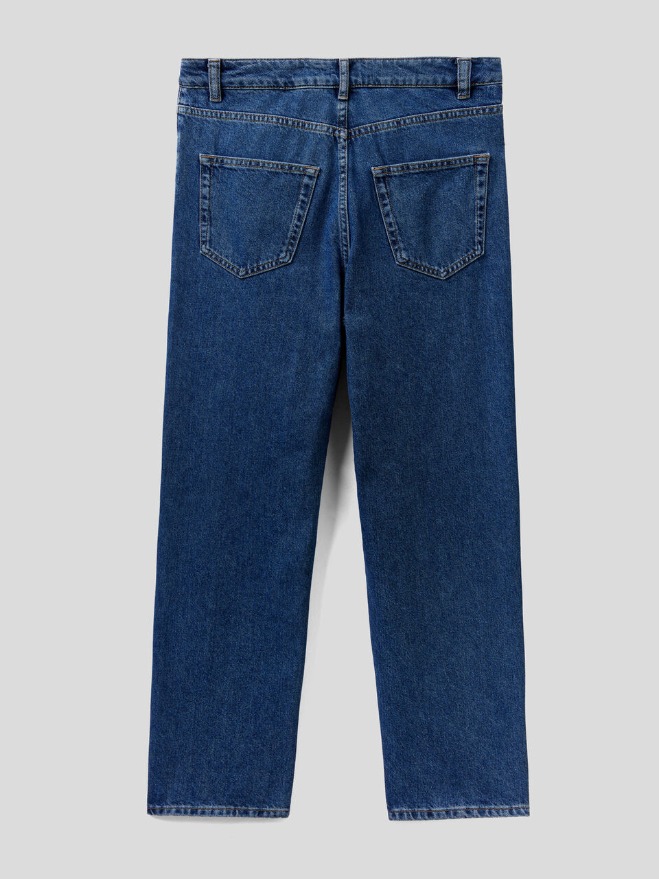 Mom fit high-waisted jeans image number 2