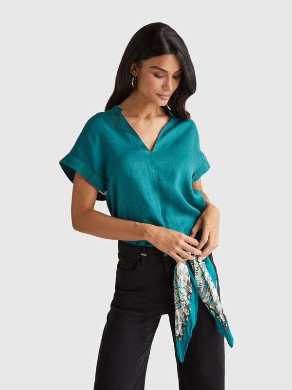 Blouse with V-neck Women