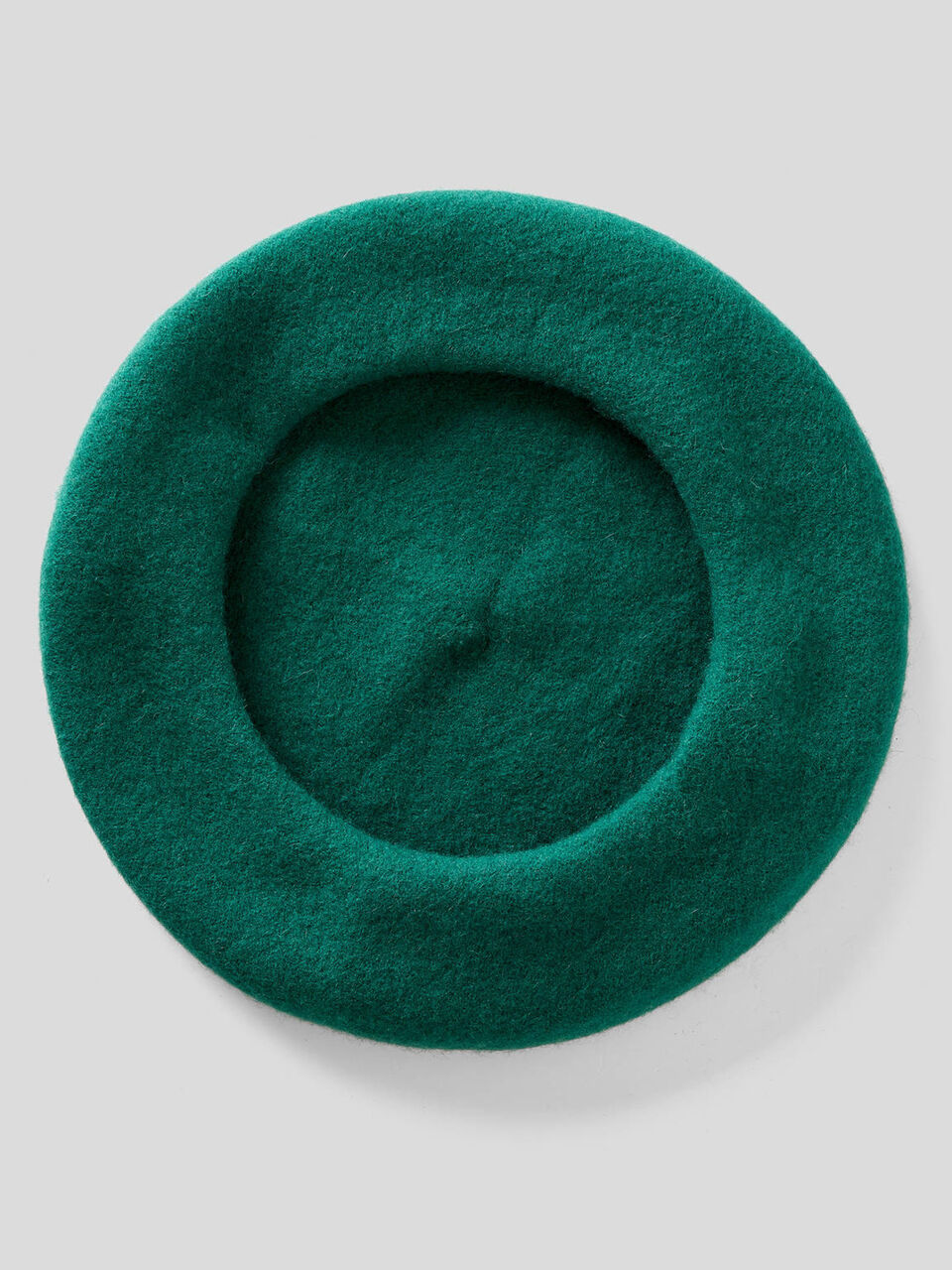 Classic beret in wool blend image number 2