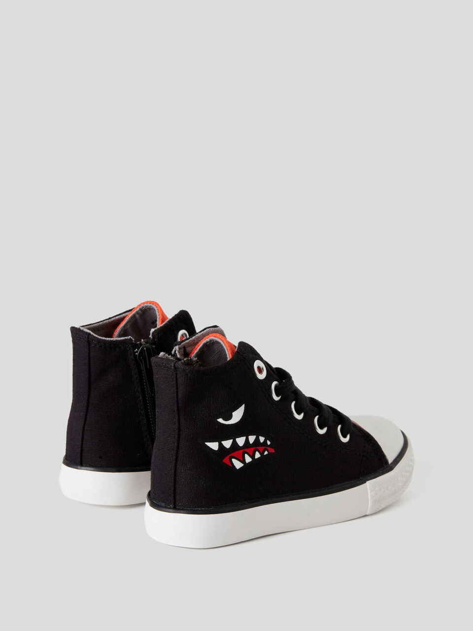 High-top sneakers with laces image number 2