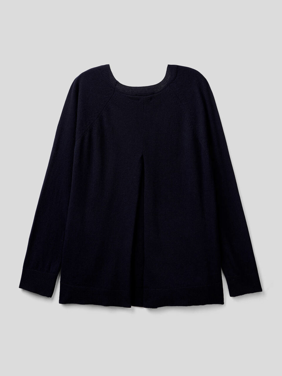 Sweater with pleat on the back image number 2