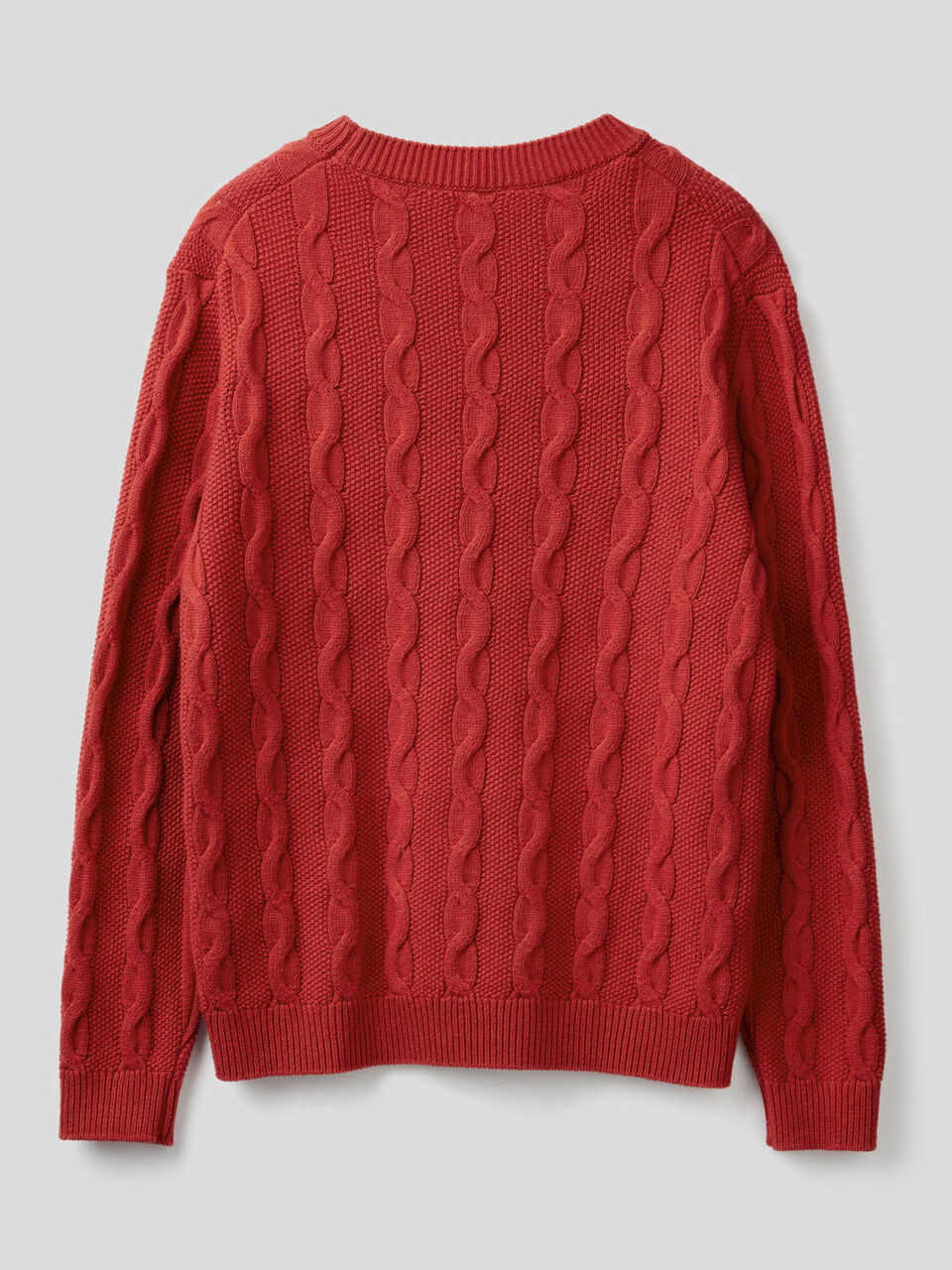 Crew neck cable knit sweater Men image number 2