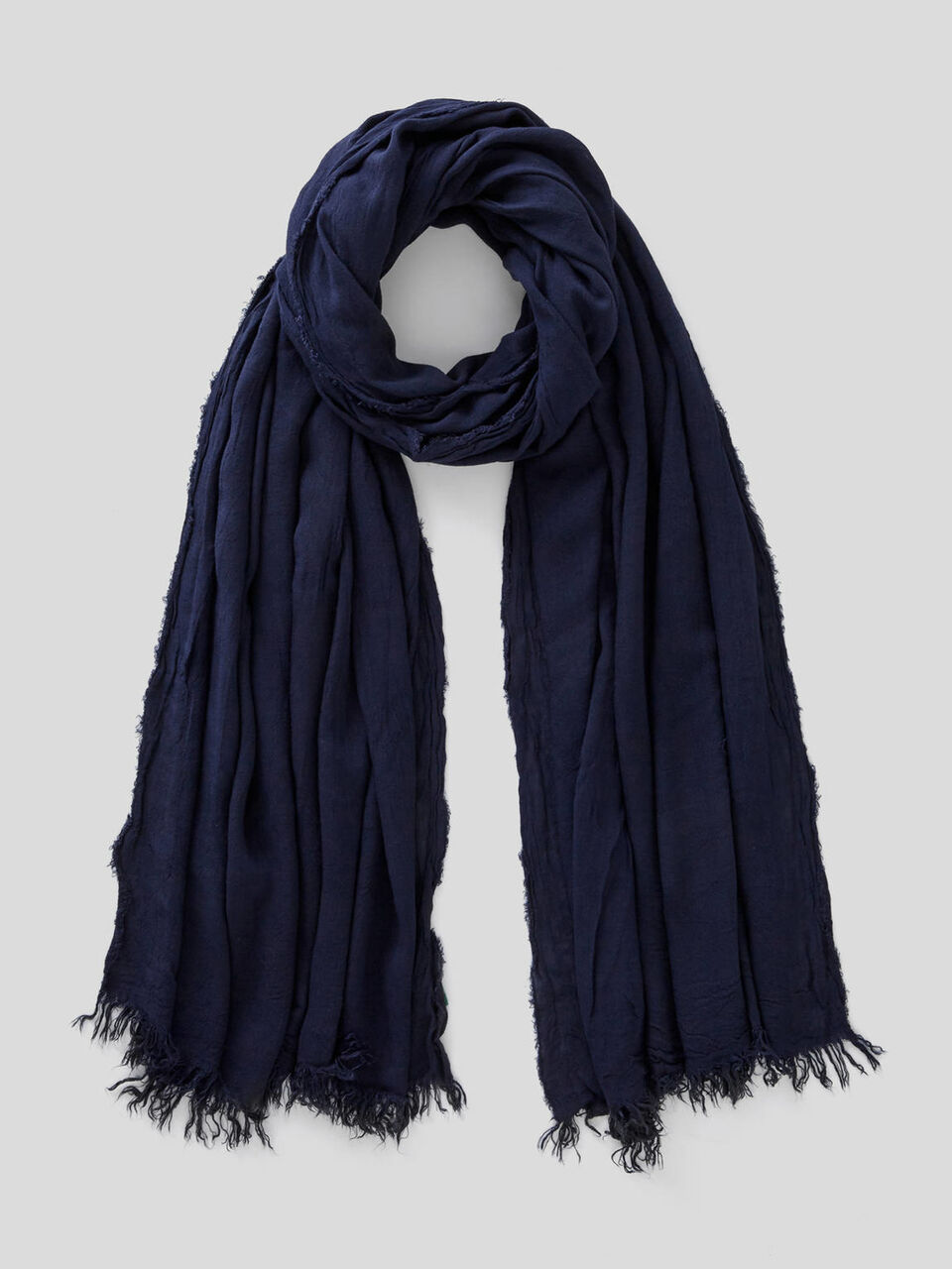 Scarf with fringe image number 1