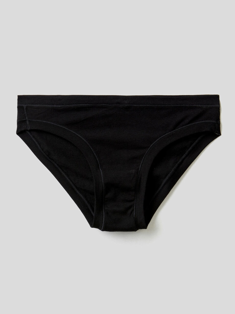Low-rise underwear image number 1