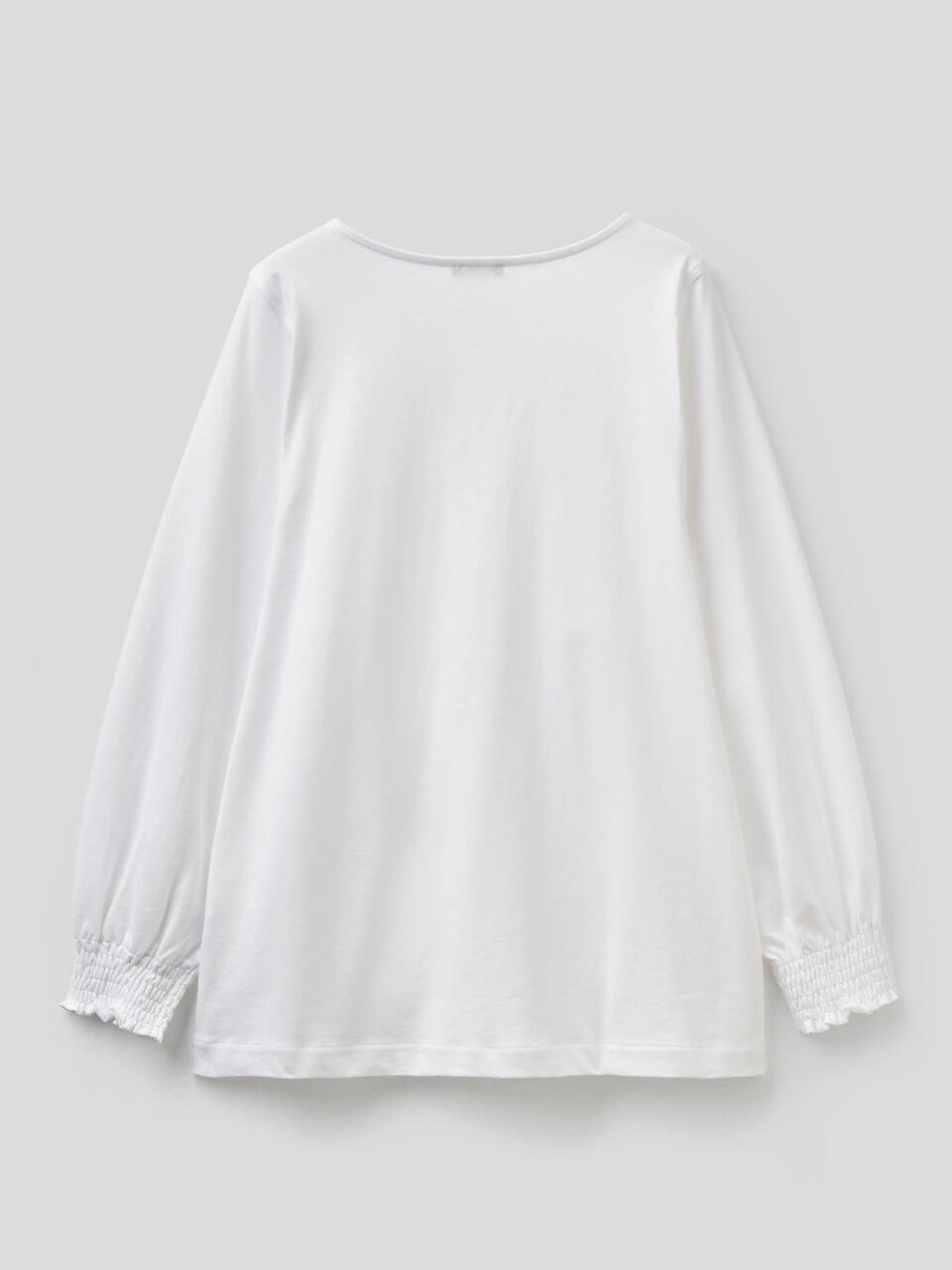 Blouse with puff sleeves image number 2