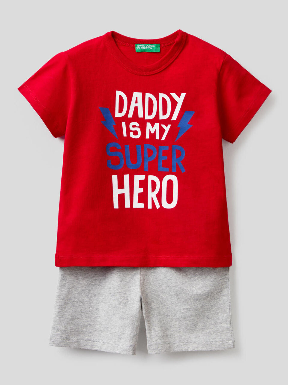 T-shirt and shorts set image number 1
