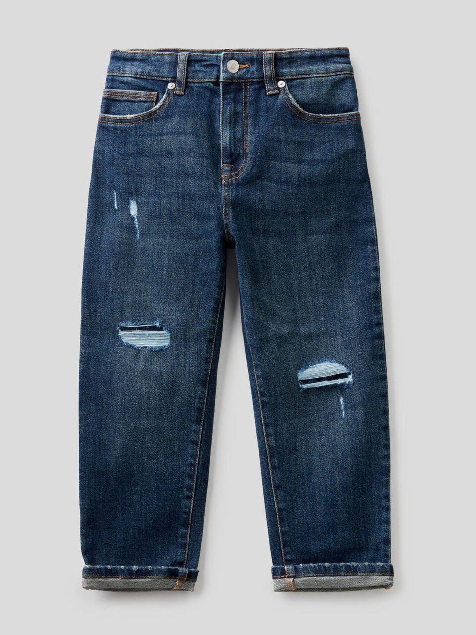 Slouchy jeans with tears image number 1