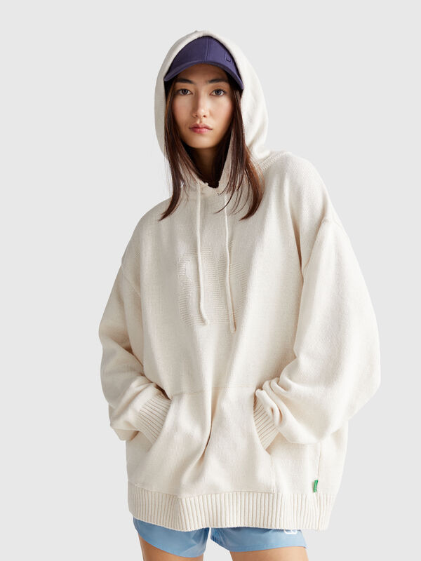 Sweater with pocket and hood Women