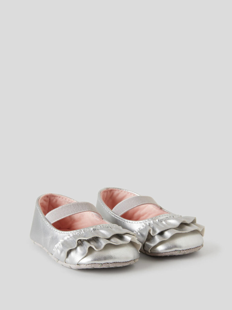 Flats with rouches image number 1
