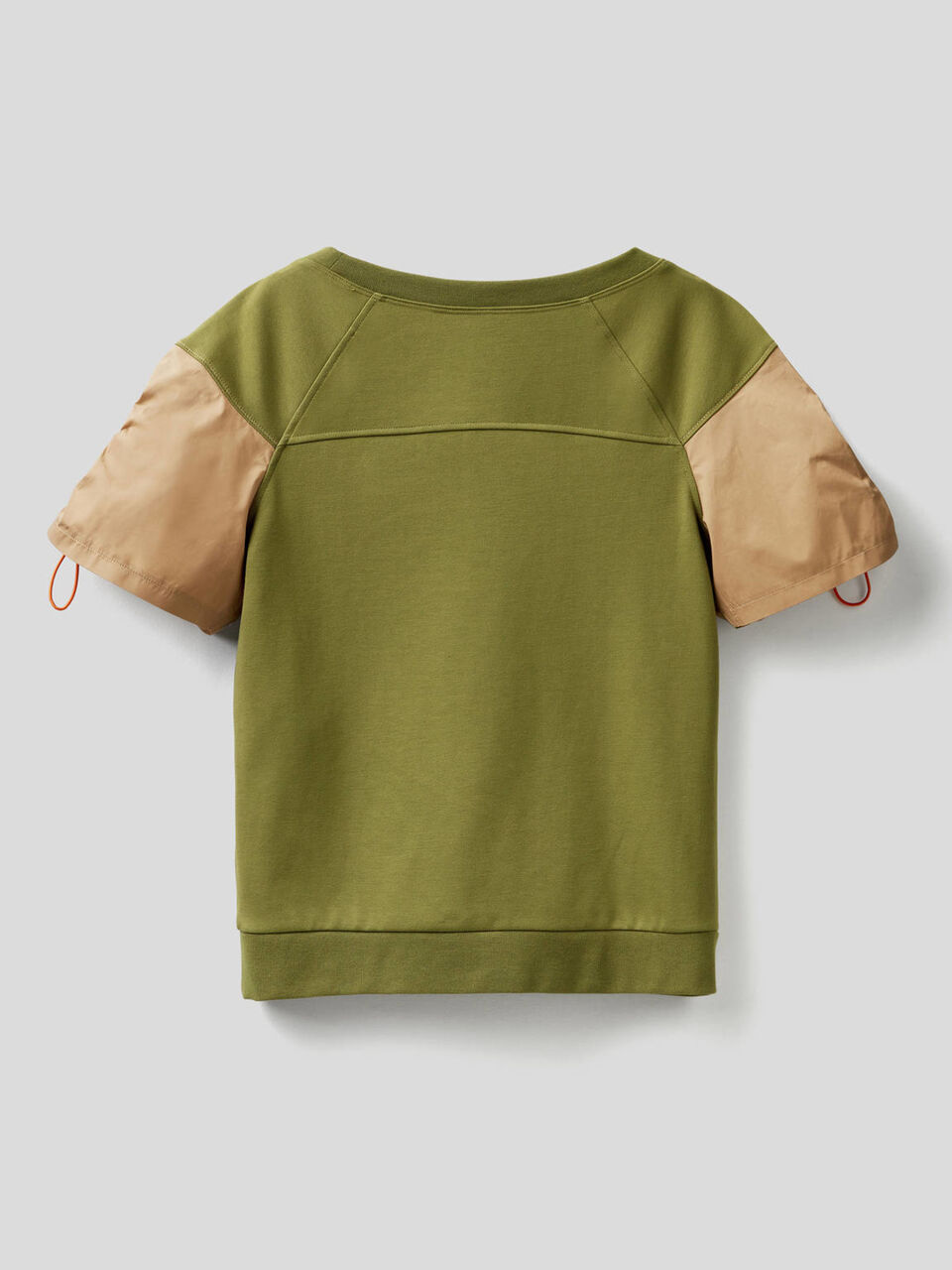 Sweatshirt with short puff sleeves image number 2