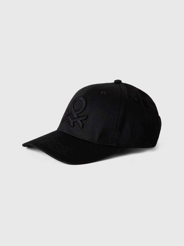 Baseball hat with embroidered logo Men