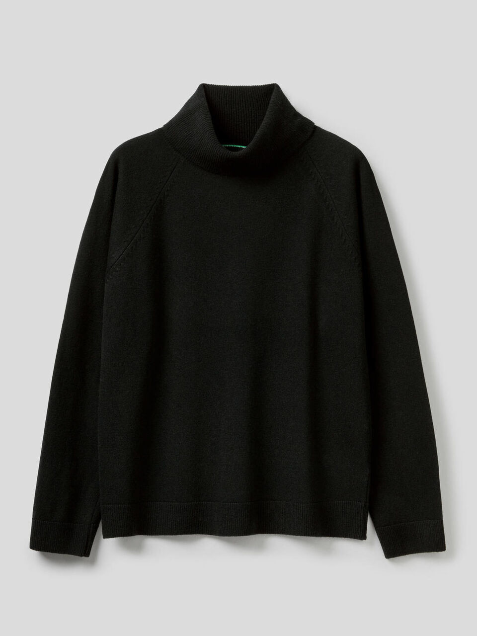 Turtleneck sweater in cashmere and wool blend image number 1