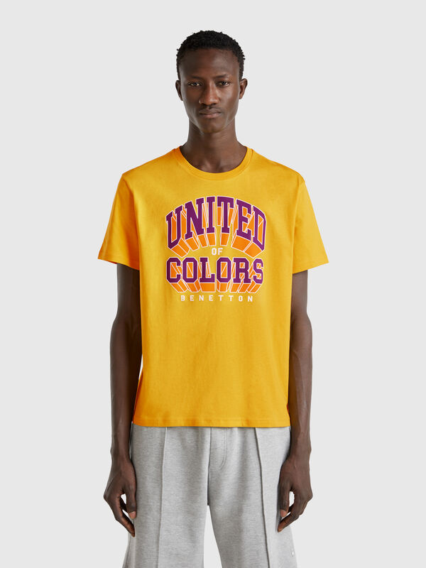 Yellow t-shirt in cotton with purple logo Men
