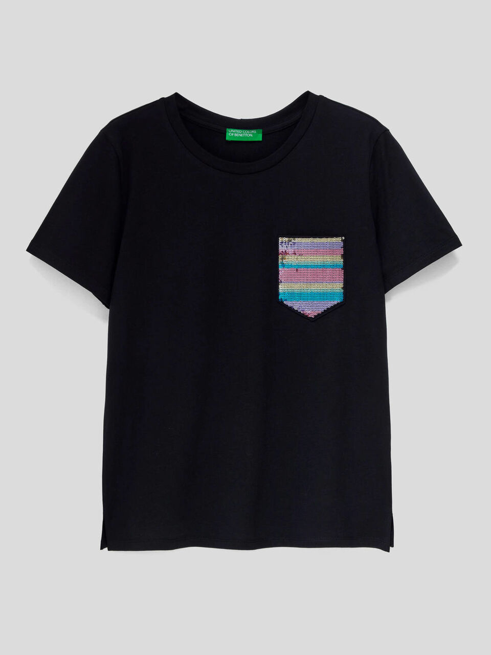 T-shirt with sequin pocket image number 1