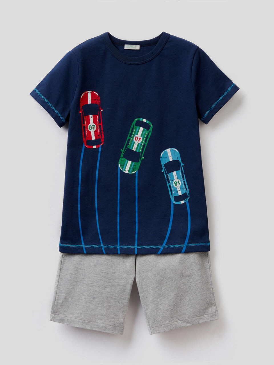 Cotton pyjamas with bermudas and t-shirt image number 1