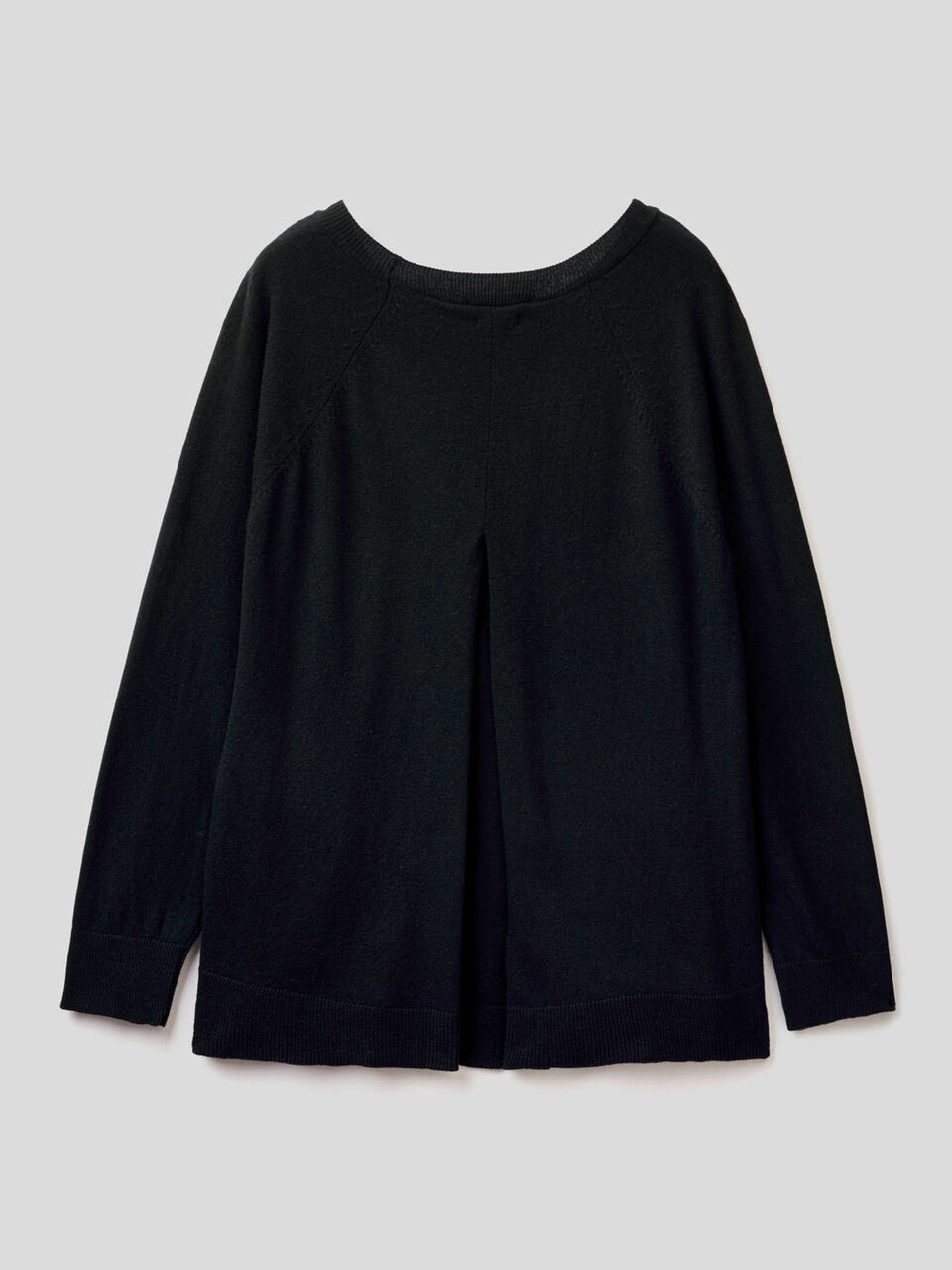Sweater with pleat on the back image number 2