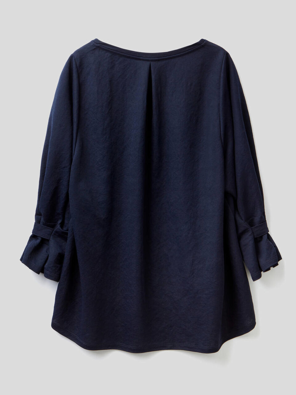 Blouse with gathered sleeves image number 2
