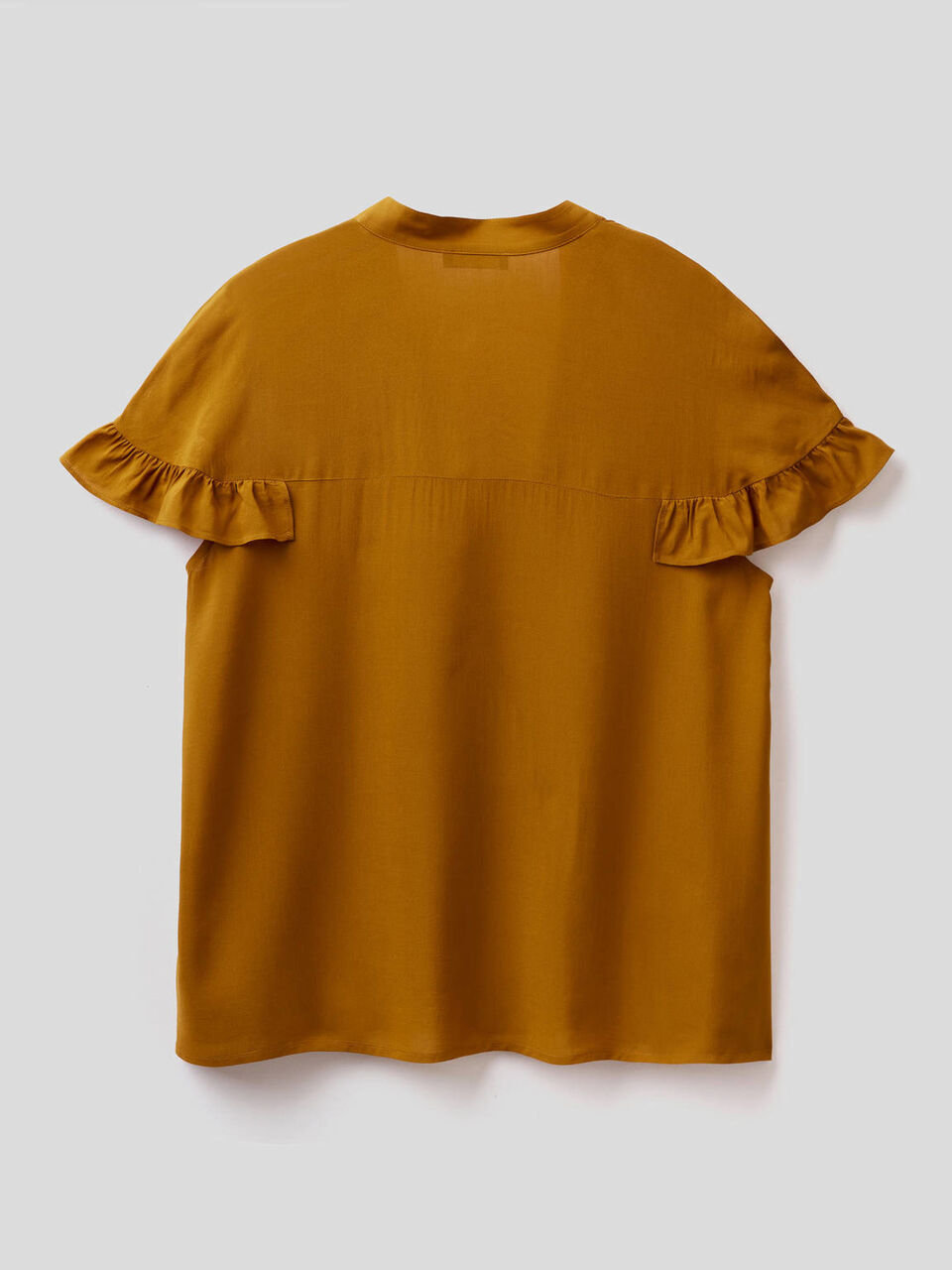 Short sleeve blouse with rouches image number 2