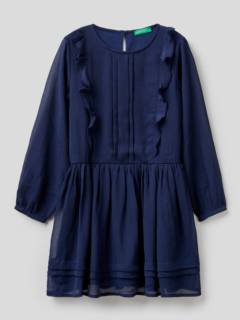 Elegant dress with ruffles image number 1