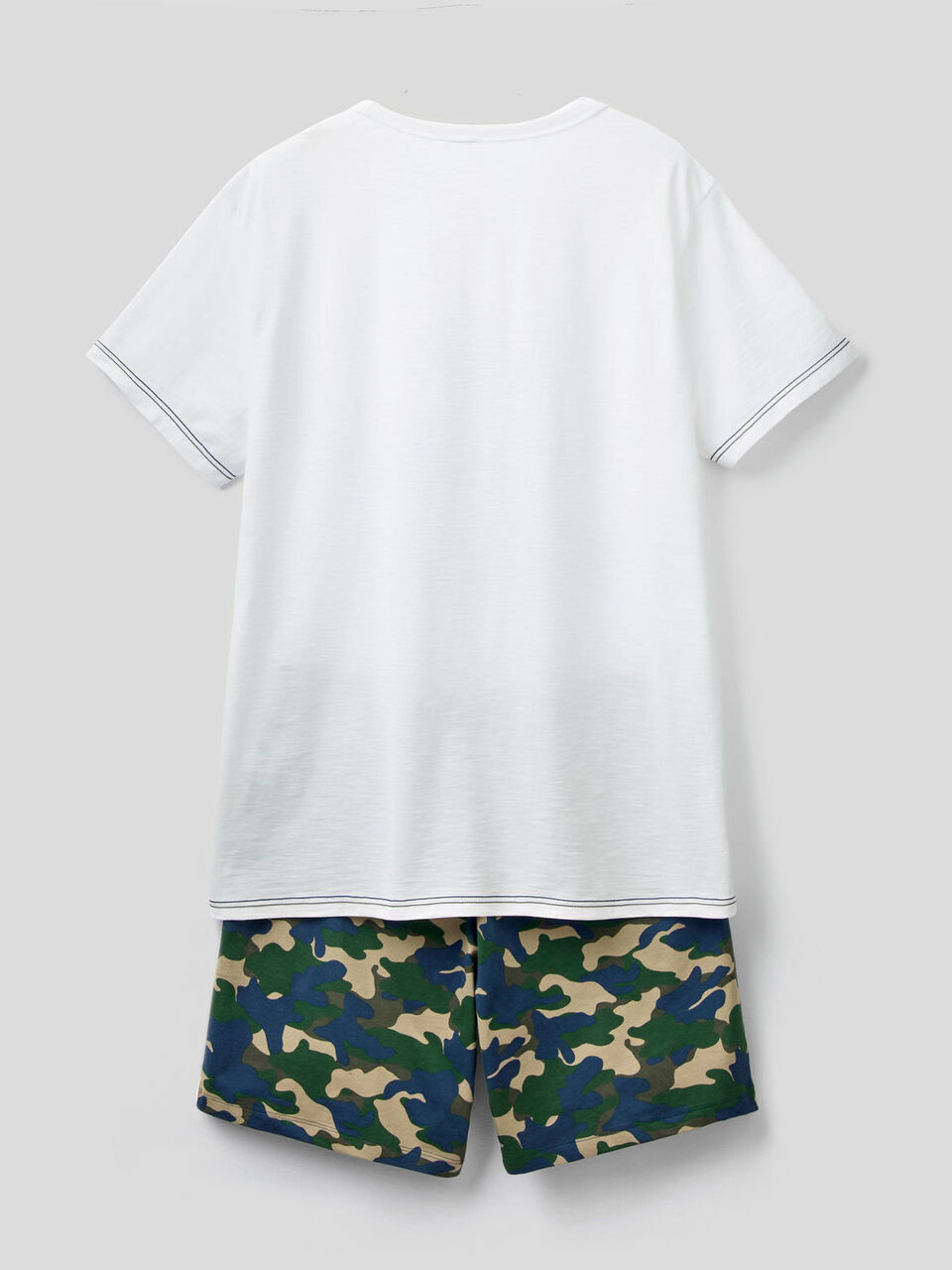T-shirt and bermuda pyjamas image number 2
