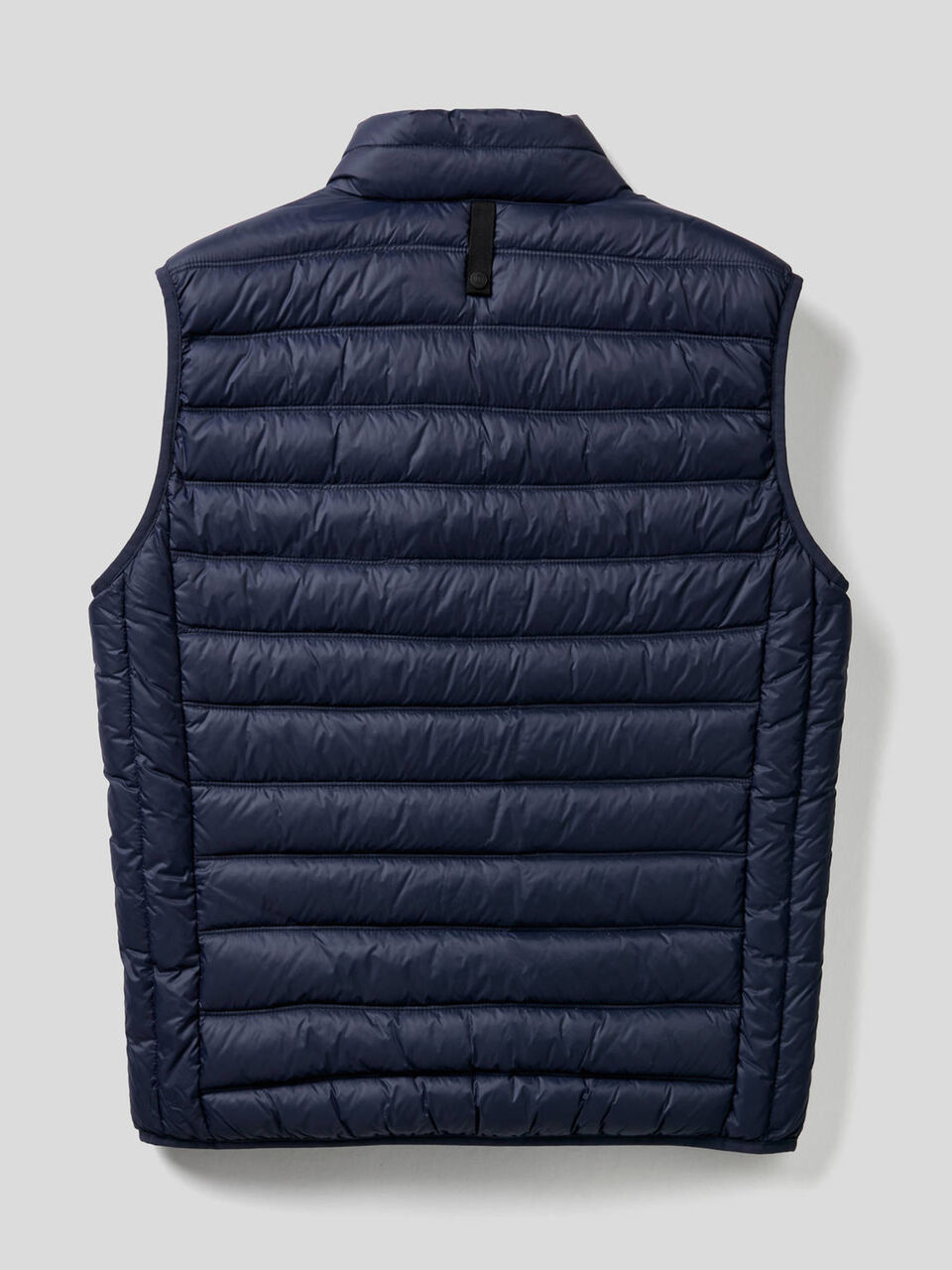 Ultralight sleeveless padded jacket image number 2