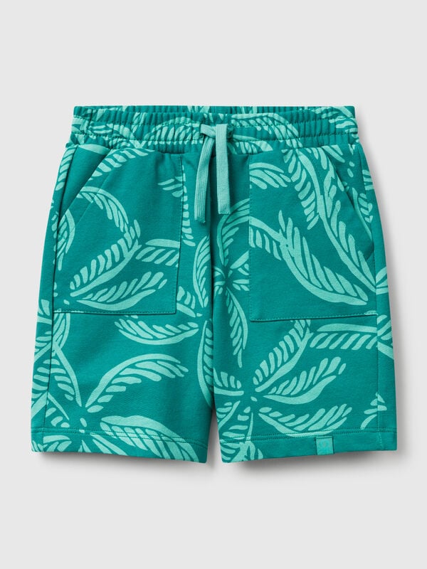 Green shorts with tropical print Junior Boy